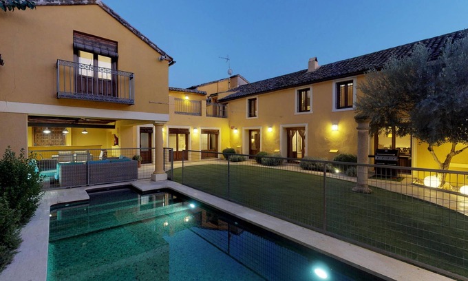 Las Herencias Villa | Villa Cornelius Lujo Rural 5 Estrellas Verdes