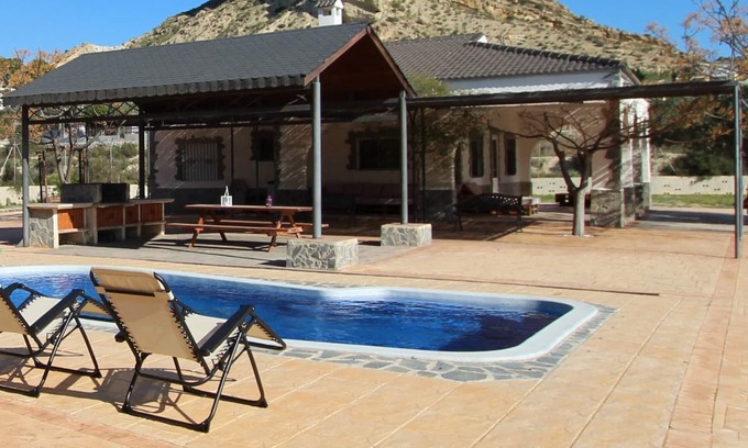 Crevillente Villa | Villa Crevillent, 3 bedrooms, 7 persons