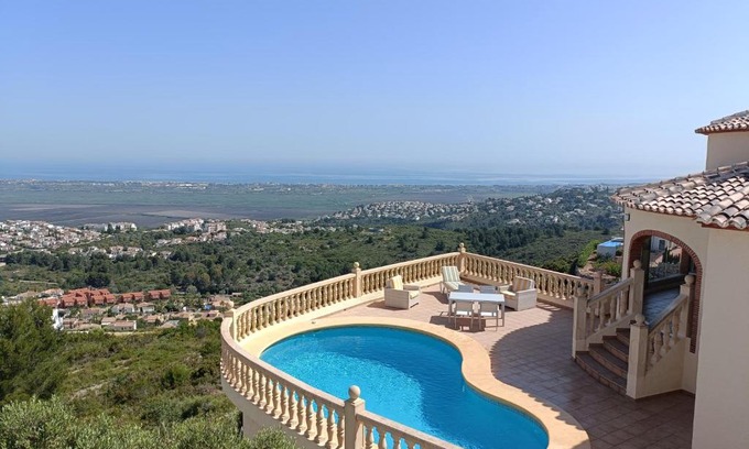 Rafol de Almunia Villa | Villa Cristal
