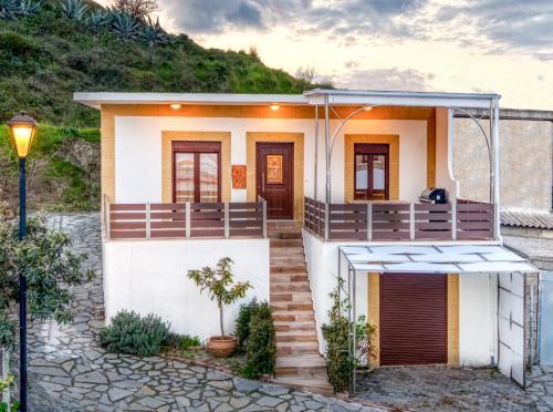 Soroni Villa | Villa Crypty