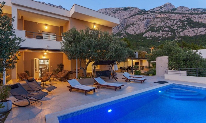 Veliko Brdo Villa | Villa Cupido in Makarska, private pool