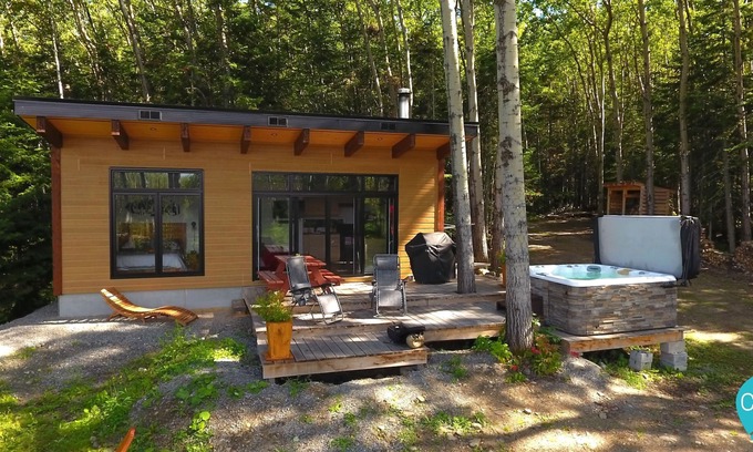 Saint-Simon Ski Chalet | Villa du Cerf – Private Spa, Indoor & Outdoor Fireplace, and Access to the River