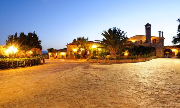 Alia House | Villa Dafne