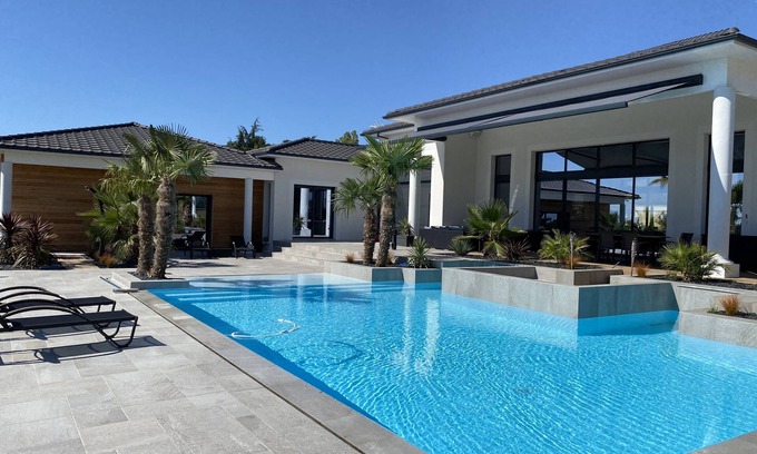 Beaupuy House | Villa Darchitecte de 500m2 Avec Piscine Chauffée, Sauna, Hammam et spa