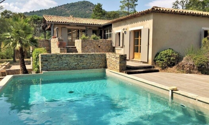 La Mole Villa | Villa DE 200m² AU Coeur DES Vignes DU Golfe DE Saint-tropez