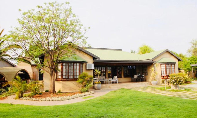 Douglas House | Villa de Ghaap Guesthouse