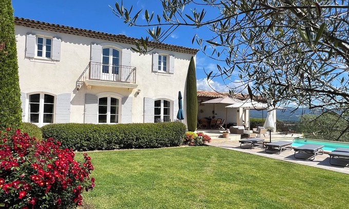 Pont Royal Villa | Villa de Grand Standing sur Golf de Pont Royal (5 bedrooms & heated pool)