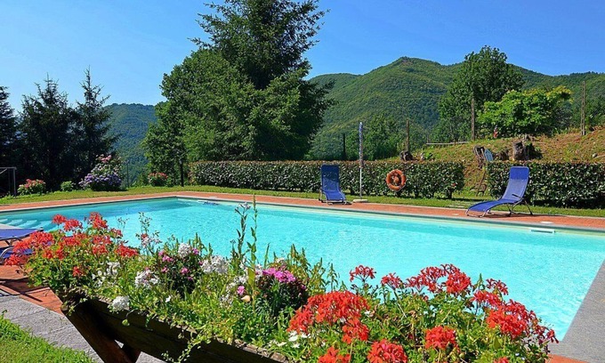 San Marcello Piteglio House | Villa delle Camelie A: A characteristic and welcoming apartment that covers the entire ground floor of a villa surrounded by the greenery, with Free WI-FI.
