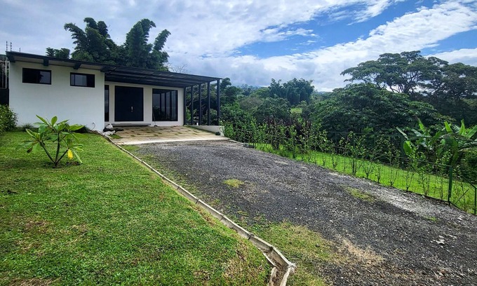 Barva Villa | Villa de la Montaña Heredia
