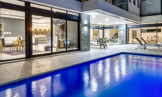Franschhoek Villa | Villa De Luxe: Enjoy life in the lap of luxury