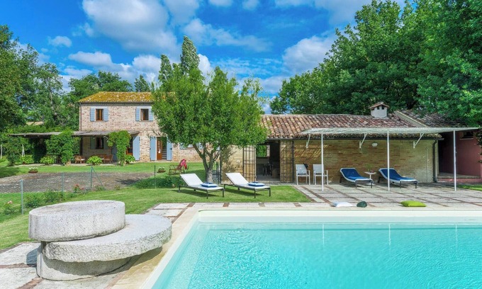Cartoceto Villa | Villa Deda 12&2 by Marche Holiday Villas