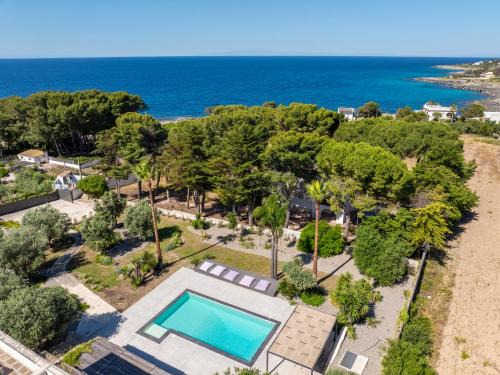 Monti D'arena-Bosco Caggione Villa | villa degli ulivi salento design resort