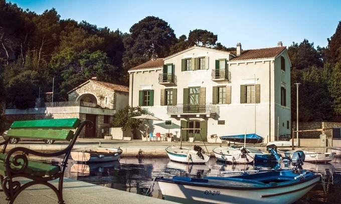 Rogac House | Villa del Mar - LUXURY VILLA with POOL & GARDEN