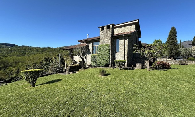 Groppoli Villa | Villa Delia 6 Pax Luxury Country House w/Pool and BBQ near Versilia and 5 Terre