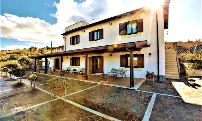 Cerda Villa | Villa delle Rose sicily