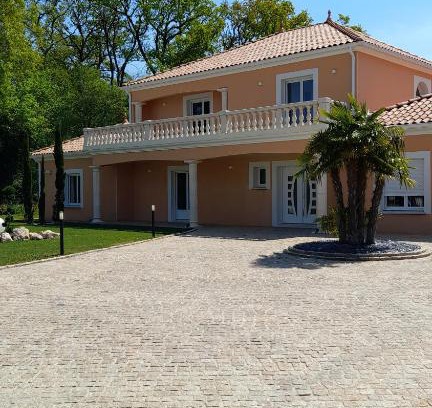 Saint-Doulchard Bed & Breakfast | VILLA DES CHENES-Adult only