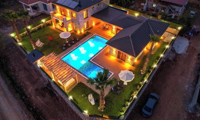 Seydikemer Villa | Villa Diamond located in Fethiye-Seydikemer is a good choice for large families.