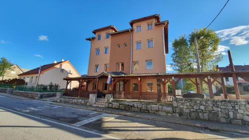 Municipality of Gracac Bed & Breakfast | Villa Dijana