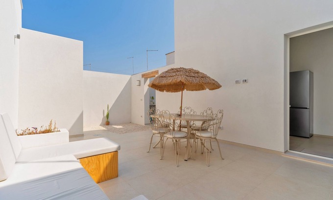 Torre Colimena House | Villa "Dimora Delle Riserve Naturali" near Beach with Private Garden & Wi-Fi