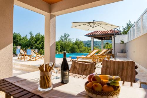 Dubrovacko Primorje Villa | Villa Doli - Lovely holiday home with private pool