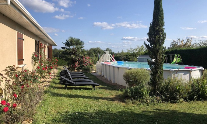 Marsaneix Villa | Villa 'Domaine Anjou' with Private Pool, Private Terrace and Wi-Fi