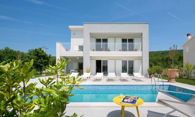 Stanisovi Villa | Villa Dora - Four Bedroom Villa, Sleeps 9