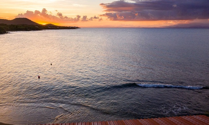 Isabel II House | Villa Dos Palmas - Beach Villa - Waves Lapping at Your Door