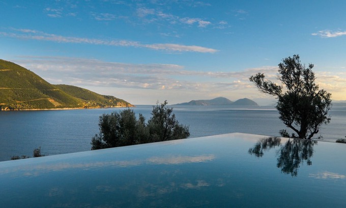 Evgiros Villa | Villa Doukato-exclusive on Vassiliki bay in walking distance from the beach