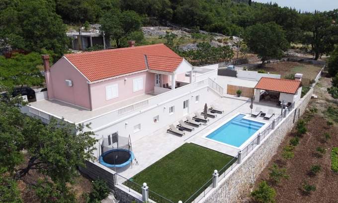 Pridvorje Villa | Villa Dragić- Four Bedroom Villa with Swimming Pool, Terrace and Sea View