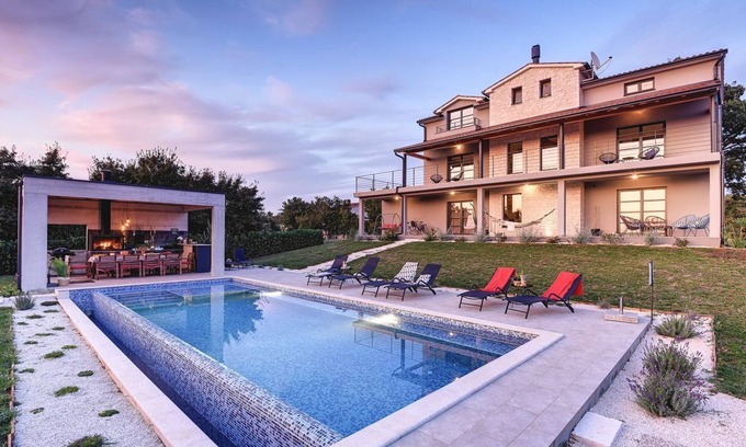 Smoljanci Villa | Villa Drvo - Five Bedroom Villa, Sleeps 10
