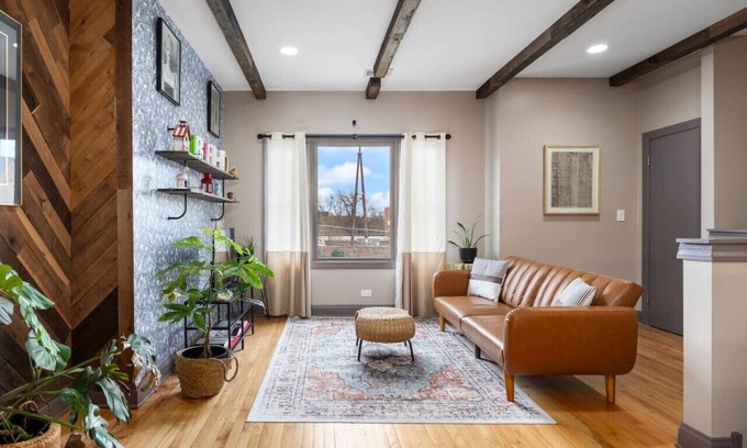 Bronzeville Apartment | Villa Dubois 3 Bedroom Suite - 3