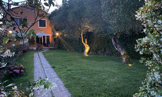 Rezza Villa | Villa 'Due Ulivi' with Private Terrace, Private Garden and Wi-Fi