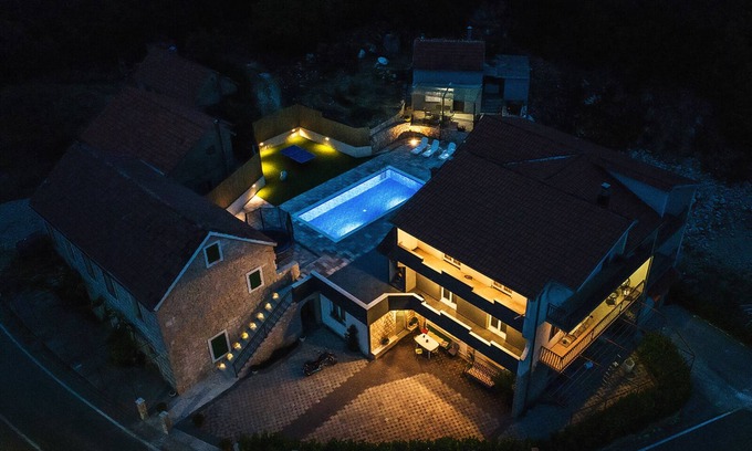 Lokvicici Villa | Villa DUKA with heated private pool - Makarska region