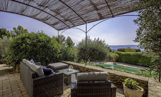 Cabrieres-d'Avignon Villa | Villa Dumaines, Cabrieres, pool views and subtle elegance