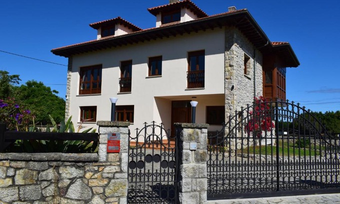 Naves Villa | Villa El Martín