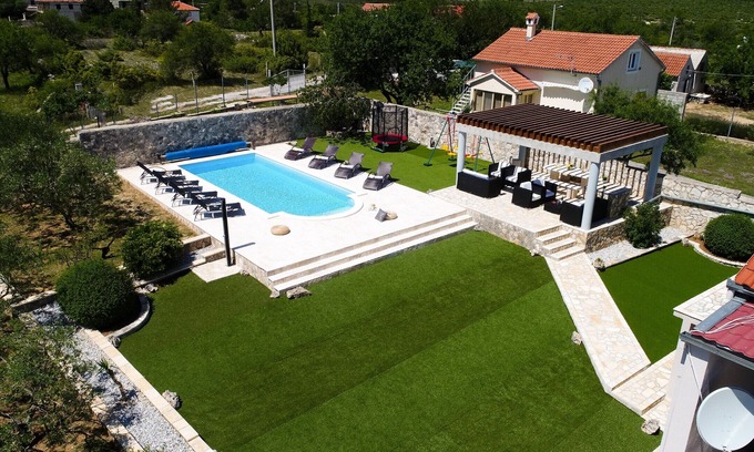 Benkovac Villa | Villa Elder ZadarVillas