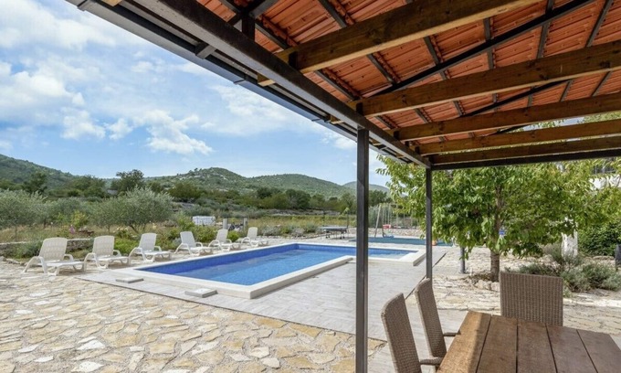 Ljubitovica Villa | Villa Emanuel in Ljubitovica - Haus für 4-6 Personen