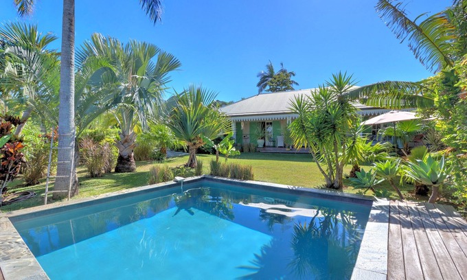 Petite-ÃŽle House | Villa Emeraude Montvert les Hauts - classée 4 étoiles, climatisée avec piscine