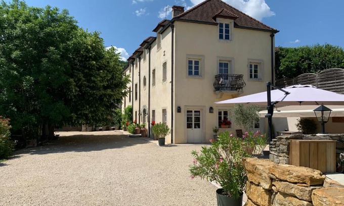 Mavilly-Mandelot Bed & Breakfast | Villa Emma