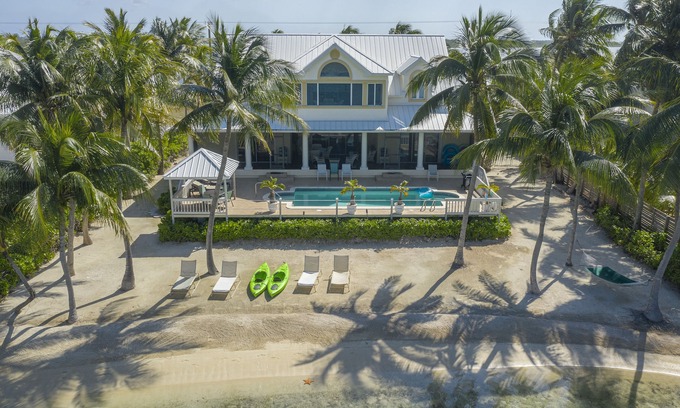 Rum Point Villa | Villa Emmanuel - Private Beachfront 5 Bedroom/4 Bath Villa near Rum Point