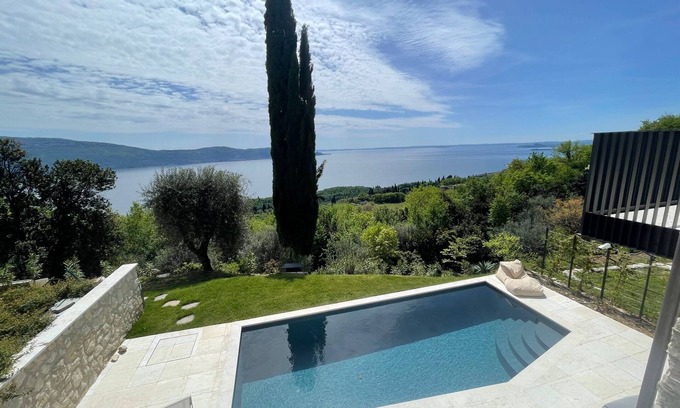 Toscolano Maderno Villa | Villa 'Engardina' with Lake View, Wi-Fi and Air Conditioning