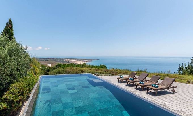 Monserrate House | Villa Equador - Splendid villa with infinity pool and ocean view - Allure Villas