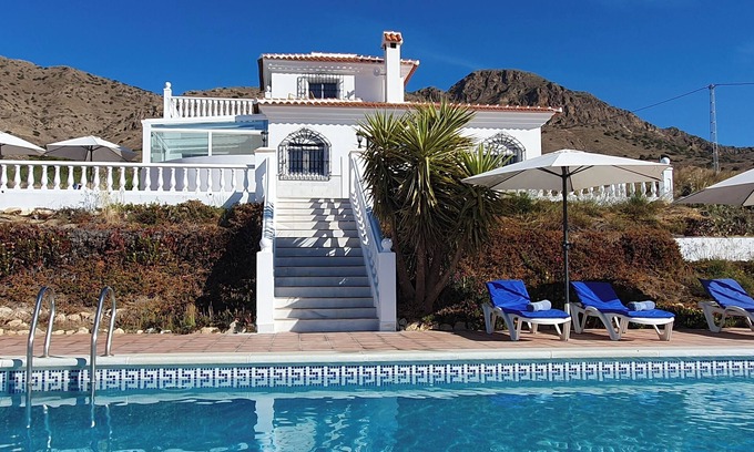 Albox Villa | Villa Erase una vez, private pool, 360° view in the heart of a protected nature reserve