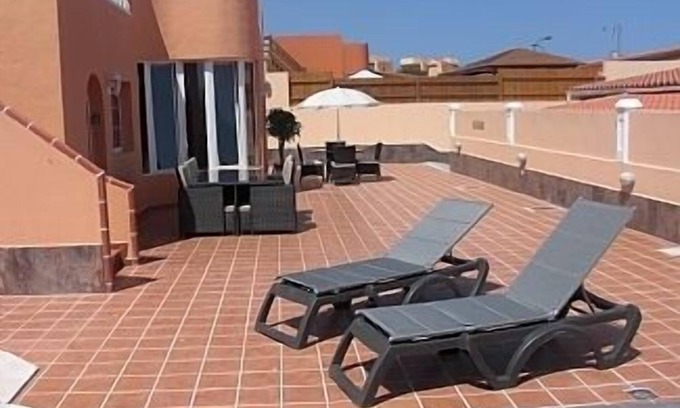 Caleta de Fuste Villa | Villa 4 Bedroom 2 X En Suite And Bedroom 4 has it's own toilet 10 metre H/pool