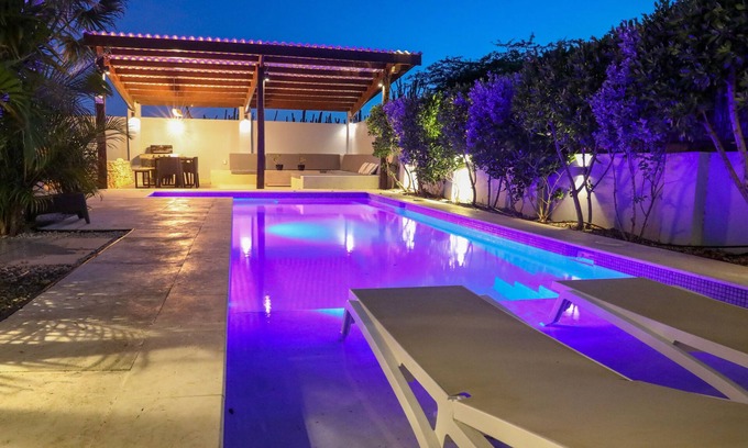 Esmeralda Villa | Villa Esmeralda Aruba 3 min to PALM BEACH & GOLF