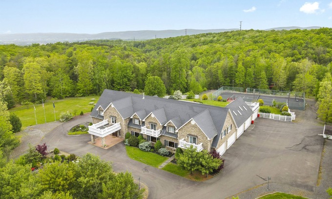 Wilkes-Barre Villa | Villa Euphoria: Exotic Retreat