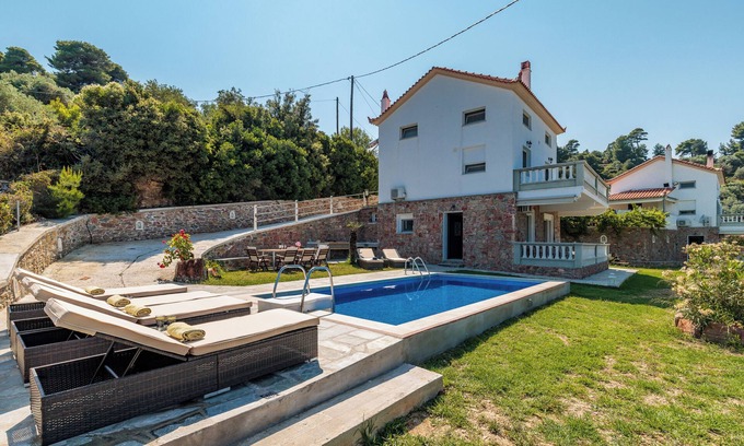 Stafylos House | Villa Eva Skopelos