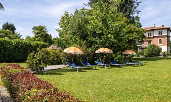 Travedona-Monate Villa | Villa Evelina