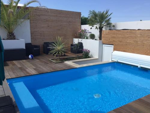 Sainte-Soulle Villa | Villa Exceptionnelle Piscine et Jardin privé Séjour Haut de gamme proche La Rochelle