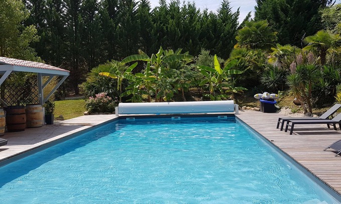 Sainte-Marie-de-Gosse Villa | VILLA EXOTIQUE 20mn from the ocean, large 15X6 pool